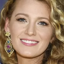 Blake Lively can't believe her Movie Makeup was confused for a makeup-free photo